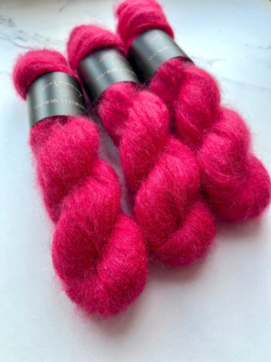Box juin 2026 : Éclat de framboise (couleur exclusive uniquement en pré-commande)
